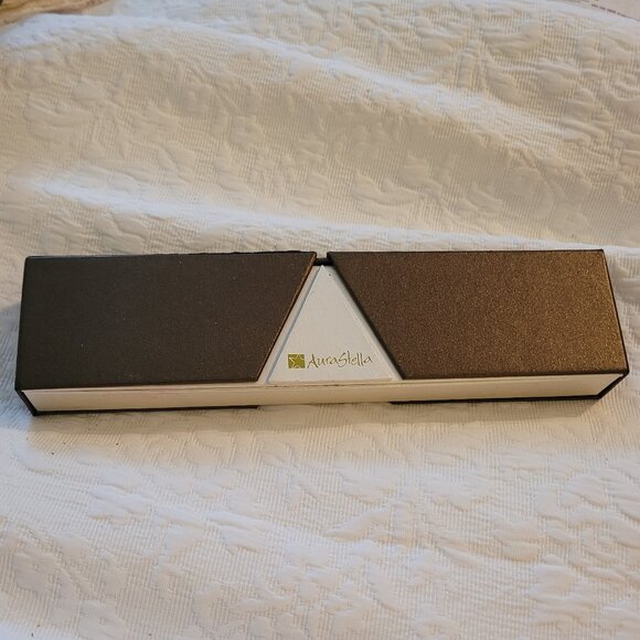 🌹NIB🌹Aurastella Solid Sterling Silver Flower Necklace with Moonstone - Picture 3 of 8